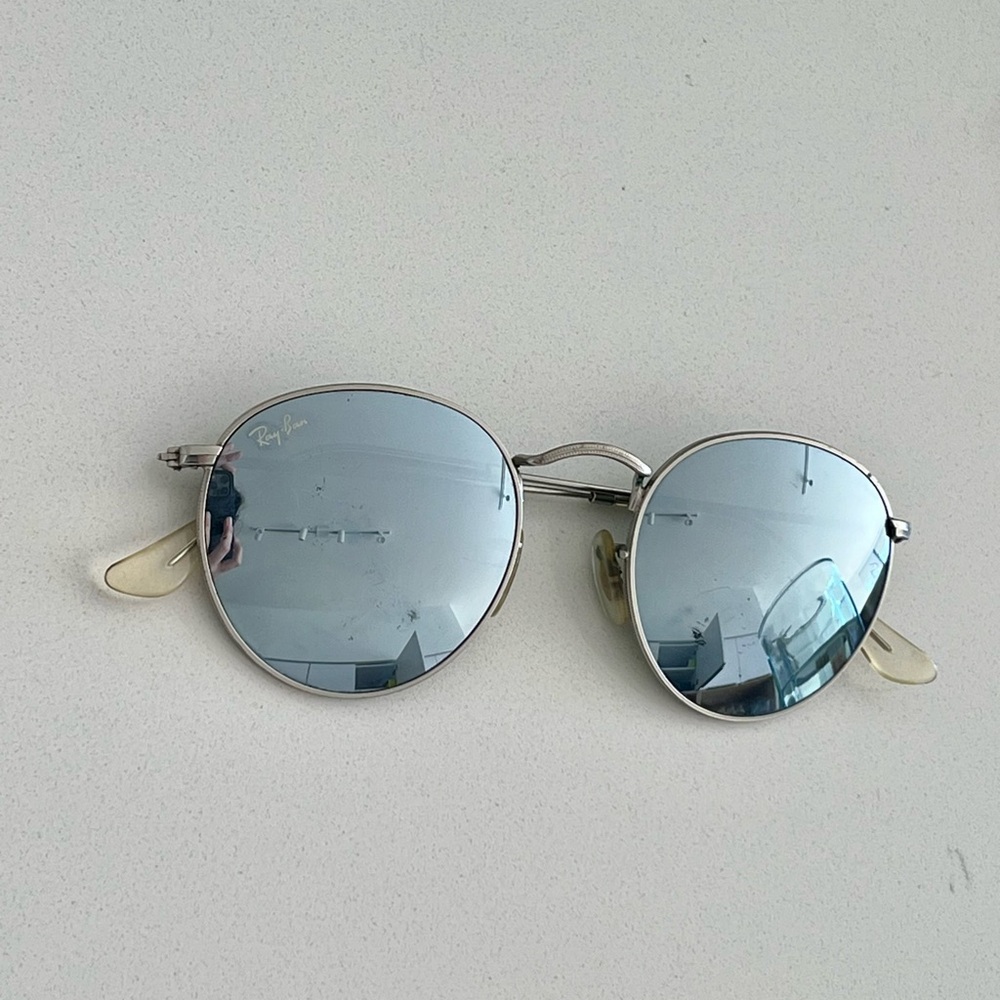 Ray-Ban Round Flash Lens Sunglasses in fair condition - Picture 3 of 8